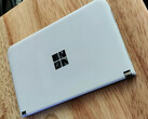 Il Surface Duo "Cronos" condivide il design con il Surface Duo 2. (Fonte: eBay via Windows Central)