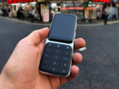 Il Sidephone (nella foto) ha un'esclusiva tastiera intercambiabile che utilizza magneti e clip. (Fonte immagine: Reddit)