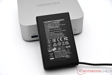 Geekom A8 Max con alimentatore (19 V; 6,32 A)